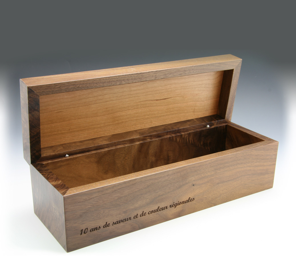 Coffret en noyer, projet spécial corpo